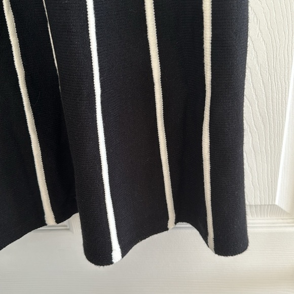 New - Picture 3 of 3